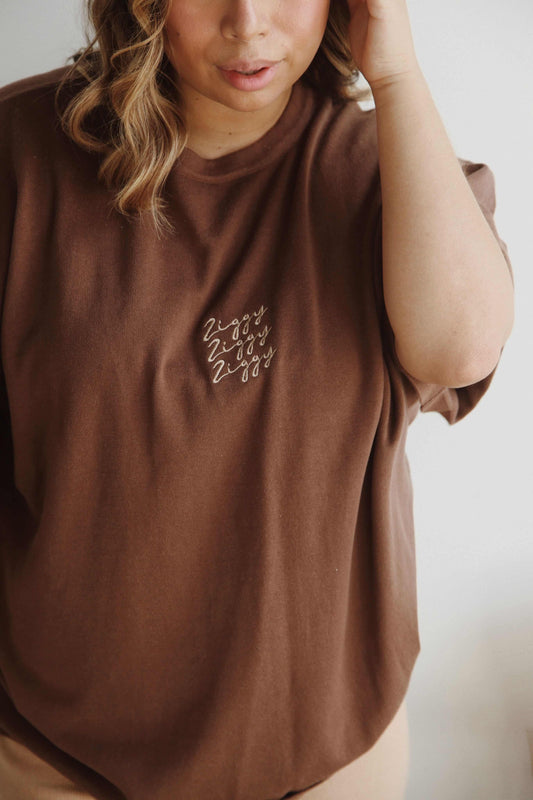 SIGNATURE TEE | CHOCOLATE (WOMEN'S)