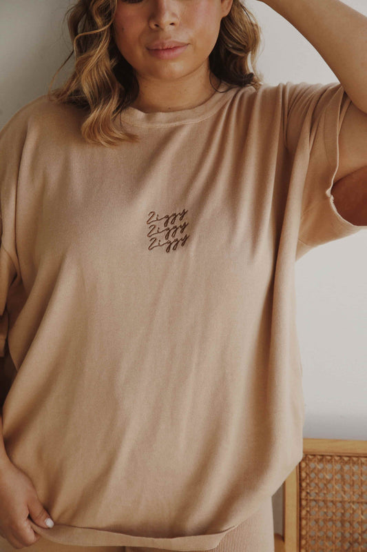 SIGNATURE TEE | PECAN (WOMEN'S)